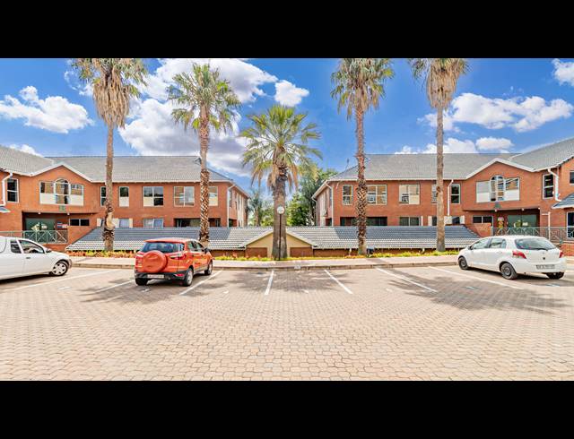 212M² OFFICE TO LET IN FERNDALE